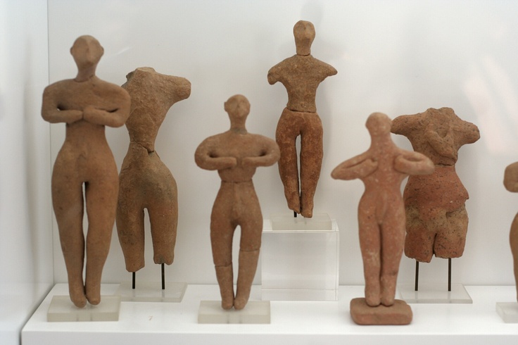 minoan worshippers- heraklion archaeological museum- elissos