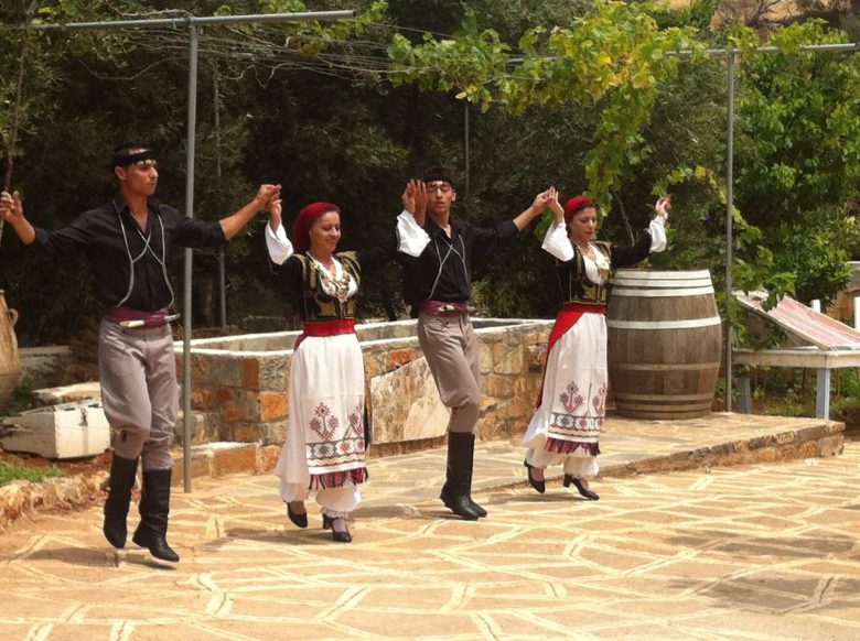 traditional dance lesson_travel experiences crete_elissos_www.elissos.com