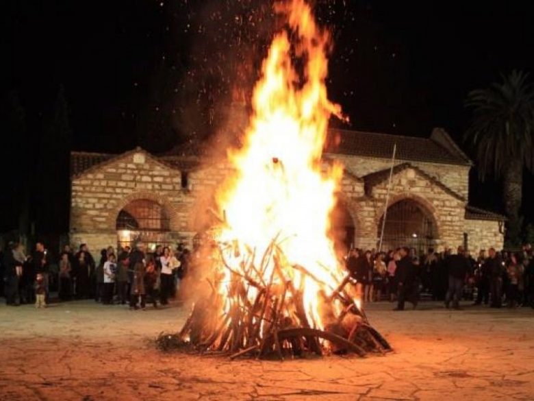 giuda in fiamme a creta - pasqua ortodossa greca a creta