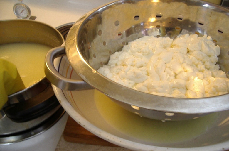cheese making in crete-elissos activity