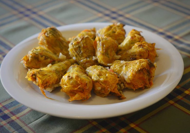 To Stachi - Zucchini flowers stuffed with rice and aromatic herbs