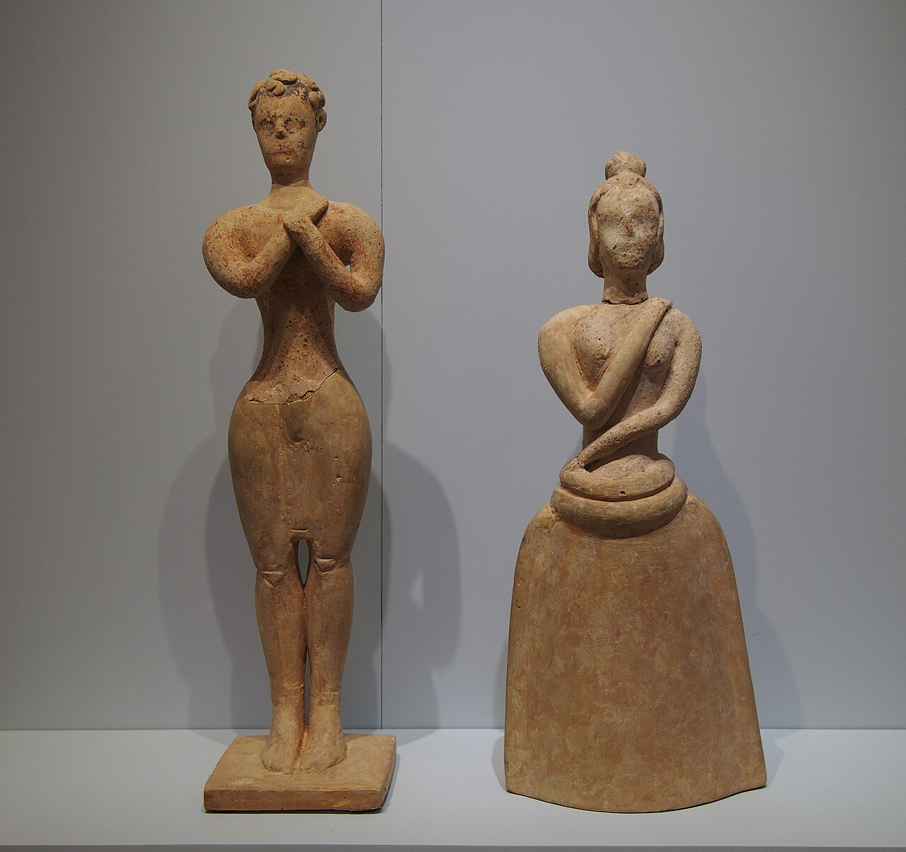 Pair of Minoan clay worshipper figurines from Piskokephalo, Sitia, 1650–1500 BCE