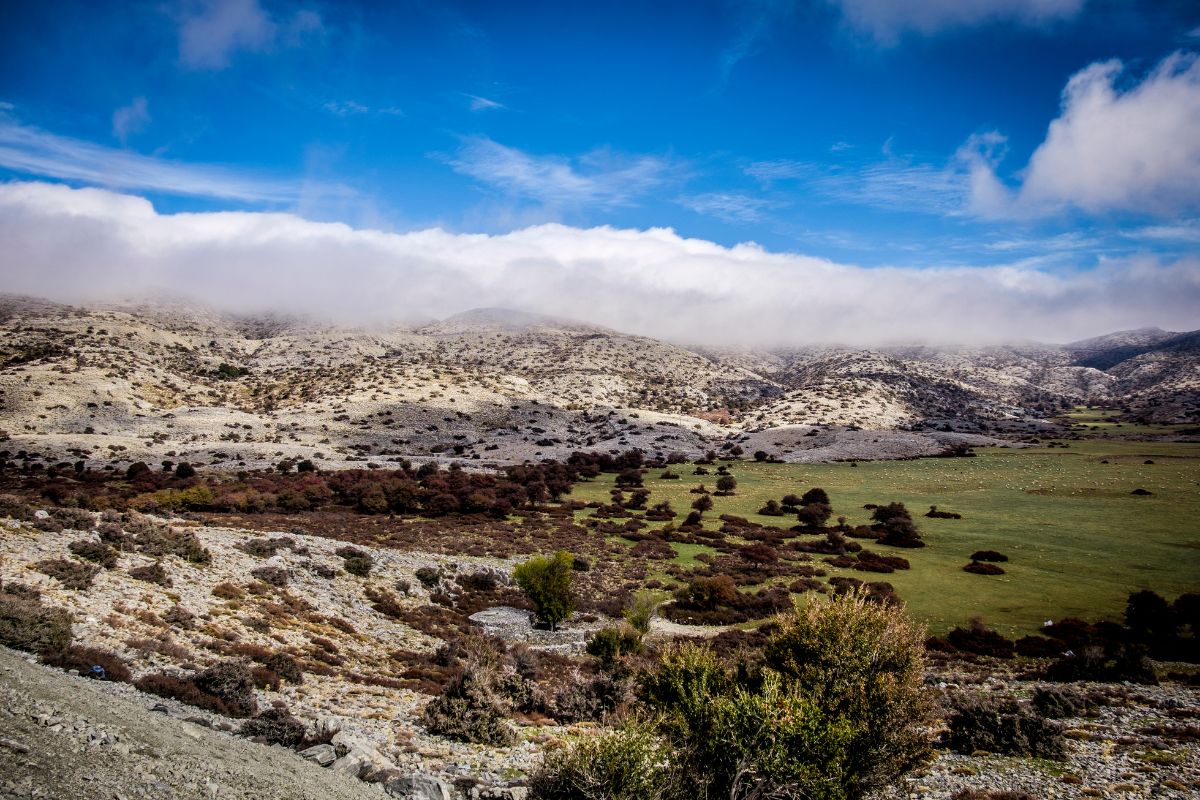 Fog rolling over the Nida Plateau on Psiloritis Crete (Mount Ida), showing the mountain’s high-altitude terrain and changing weather.