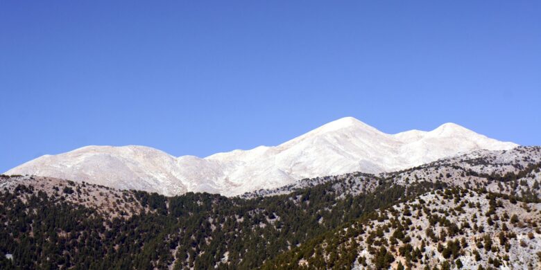 Explore the must-see gorges, plateaus, and viewpoints of the Crete White Mountains.